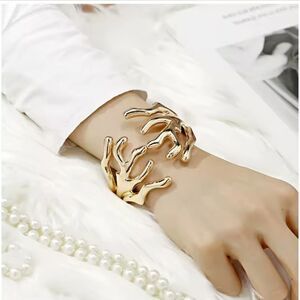 Brand New Top Fashion Gold Tone Bangle Bracelet